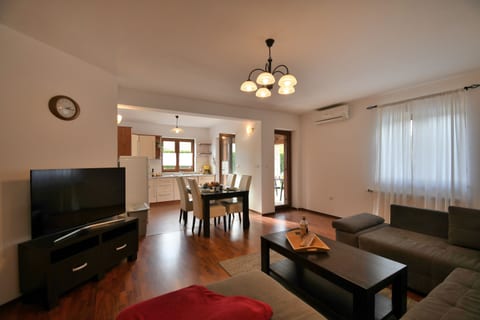 Apartment Nina - Unit 376343-13