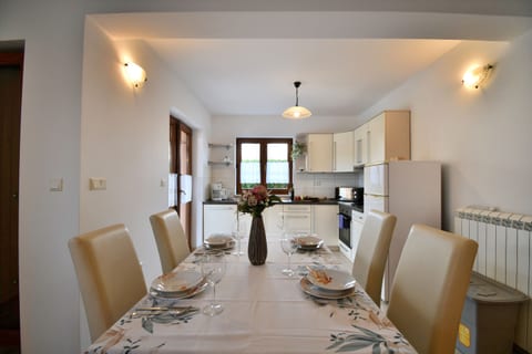 Apartment Nina - Unit 376344-13