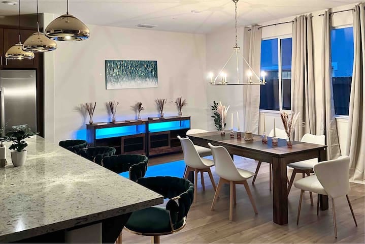 Brand New 5BR Luxury Smart Home - Roseville