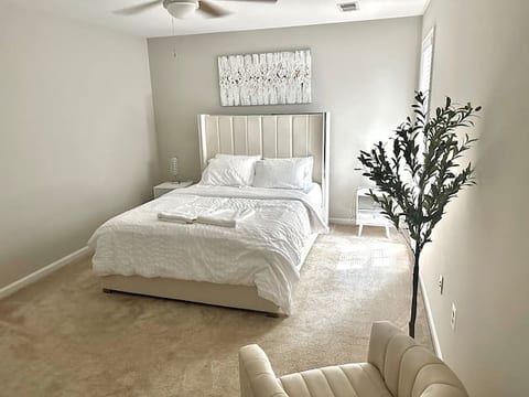 Lakeside Luxury:6BR w/ Game Room