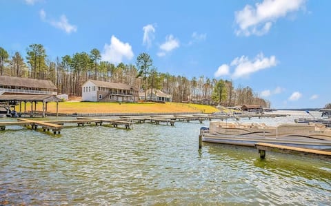 Lakeside Luxury:6BR w/ Game Room