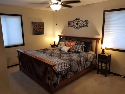 Tomar Park Apt w/ King Size Bed & Porch KP101APT5