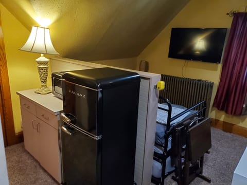 Historic Victorian Inn - East Loft (KP117East)