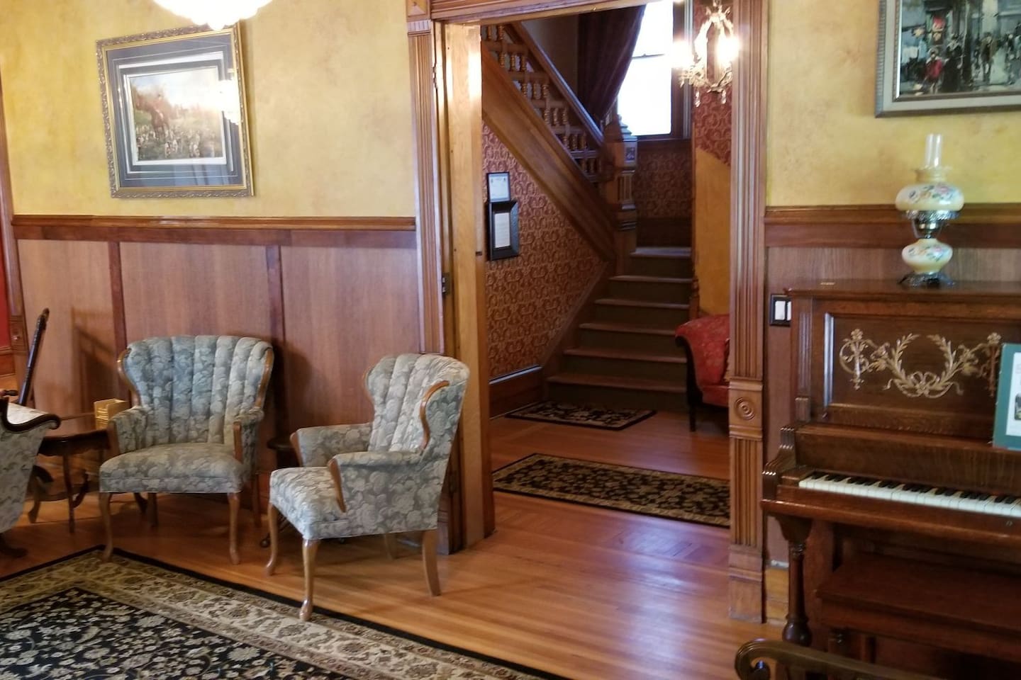 historic-victorian-inn-gold-suite-kp117gold/