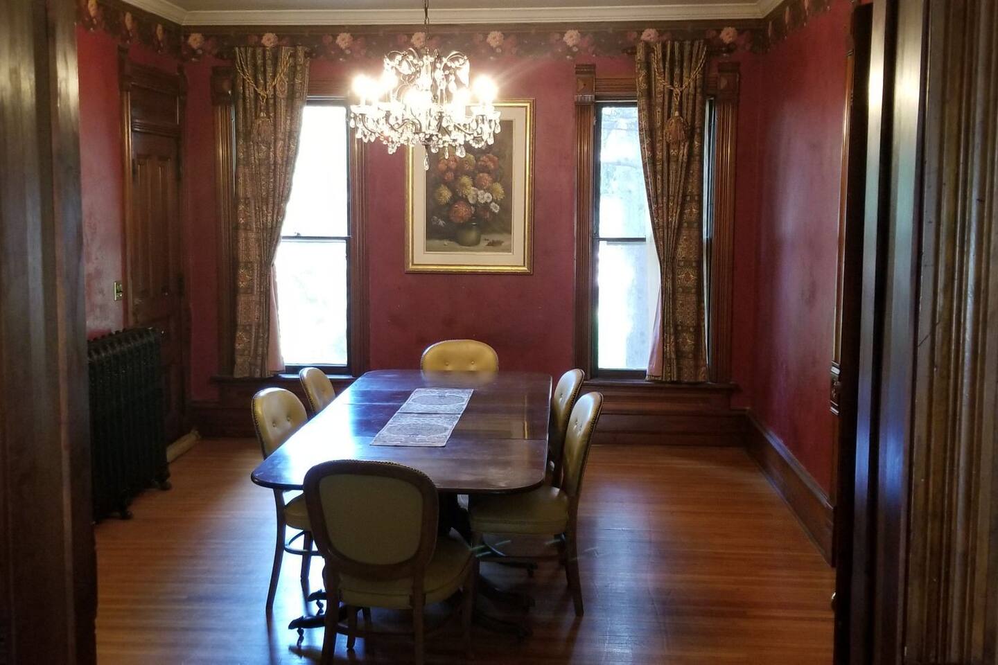 historic-victorian-inn-gold-suite-kp117gold/