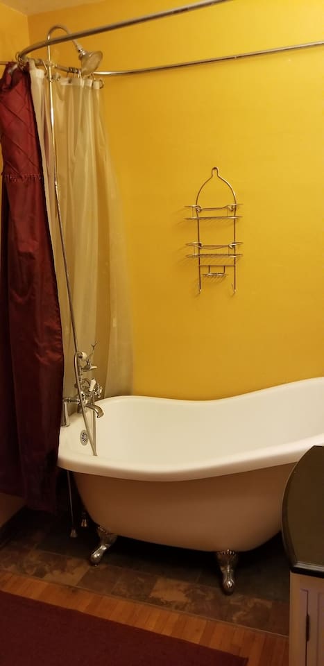 historic-victorian-inn-gold-suite-kp117gold/