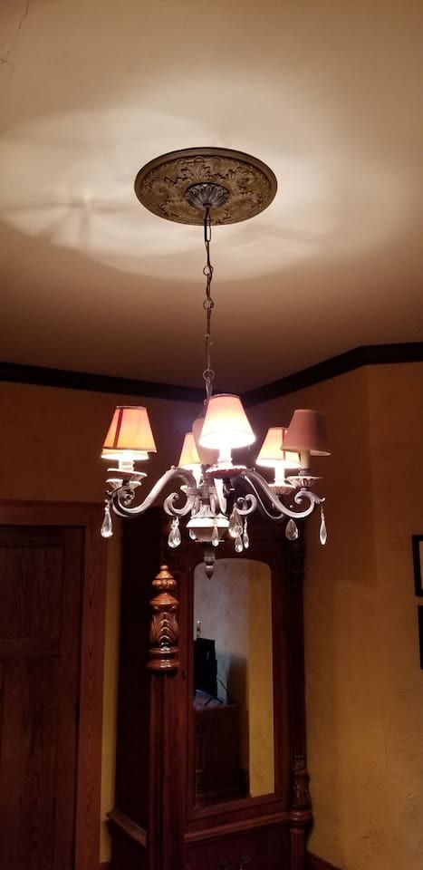 Historic Victorian Inn - Gold Suite - KP117Gold