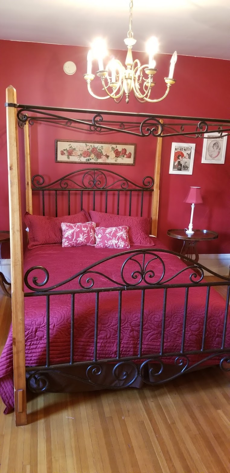 historic-victorian-inn-red-suite-(kp117red)/