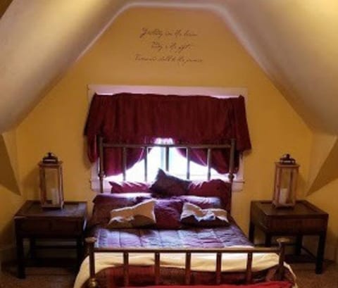 South Loft - 3rd Floor Loft Full Sized Brass Bed