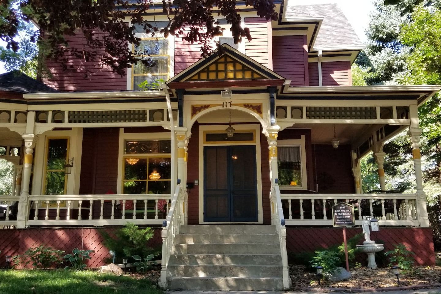 historic-victorian-inn-(1st2nd-floors)-5bed-5bath/