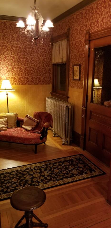 historic-victorian-inn-(1st2nd-floors)-5bed-5bath/