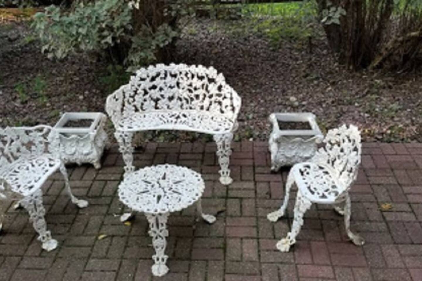 historic-victorian-inn-wine-suite-kp117wine/