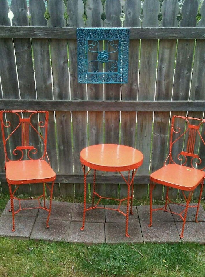 historic-twin-tudors-inn-northwest-room-wloft-(kp1400nwloft)/