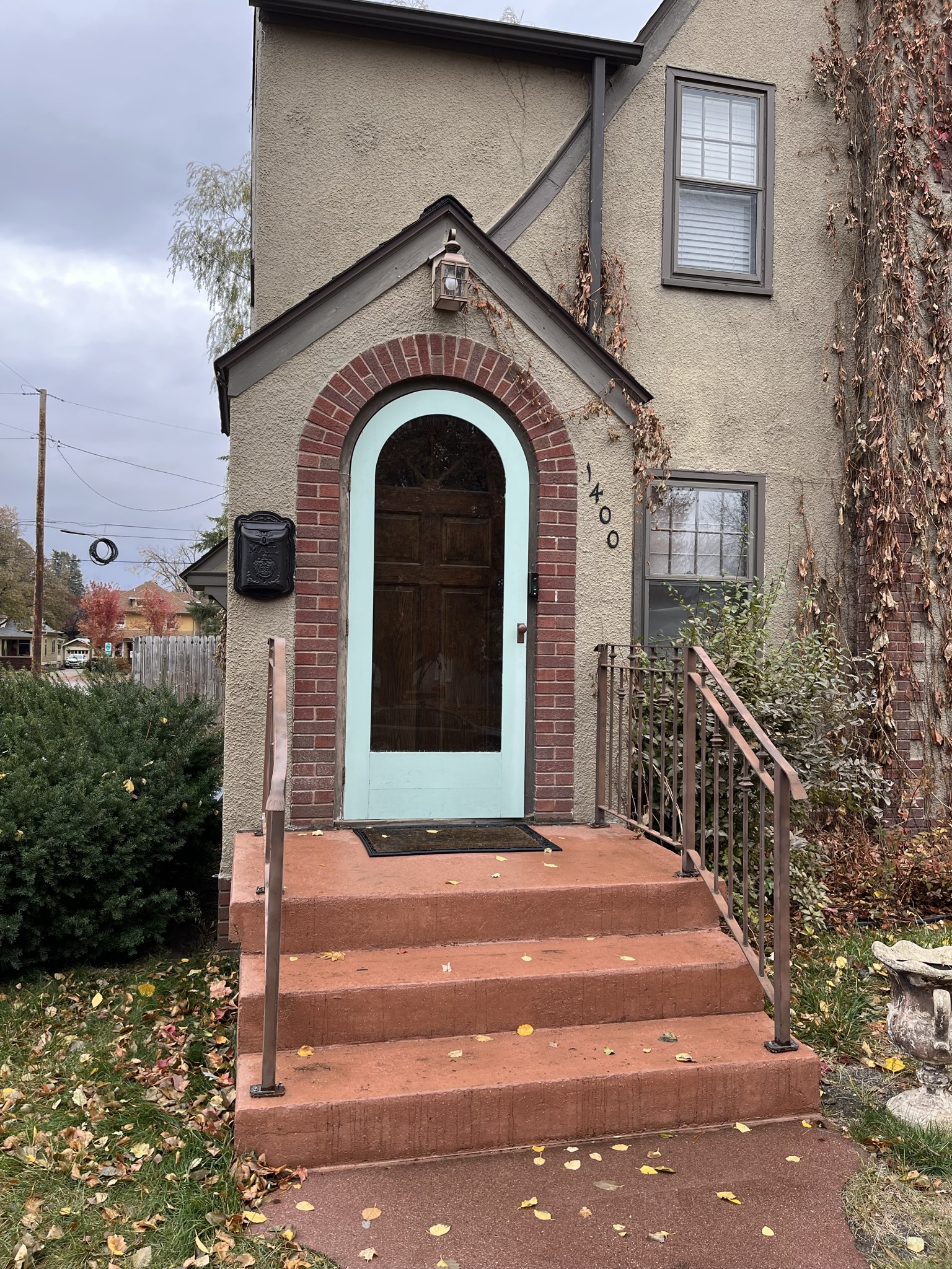 historic-twin-tudors-inn-southeast-room-(kp1400se)/