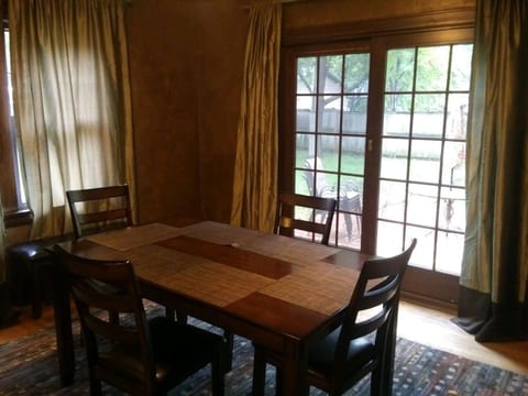 Historic Twin Tudors Inn KP1404 All Rooms (KP1404ALL)