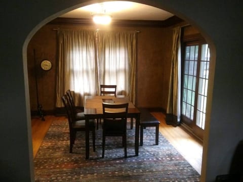 Historic Twin Tudors Inn KP1404 All Rooms (KP1404ALL)