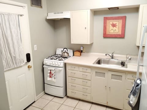 Historic McKennan Park Apts near Downtown & Hospitals  KP220APT3