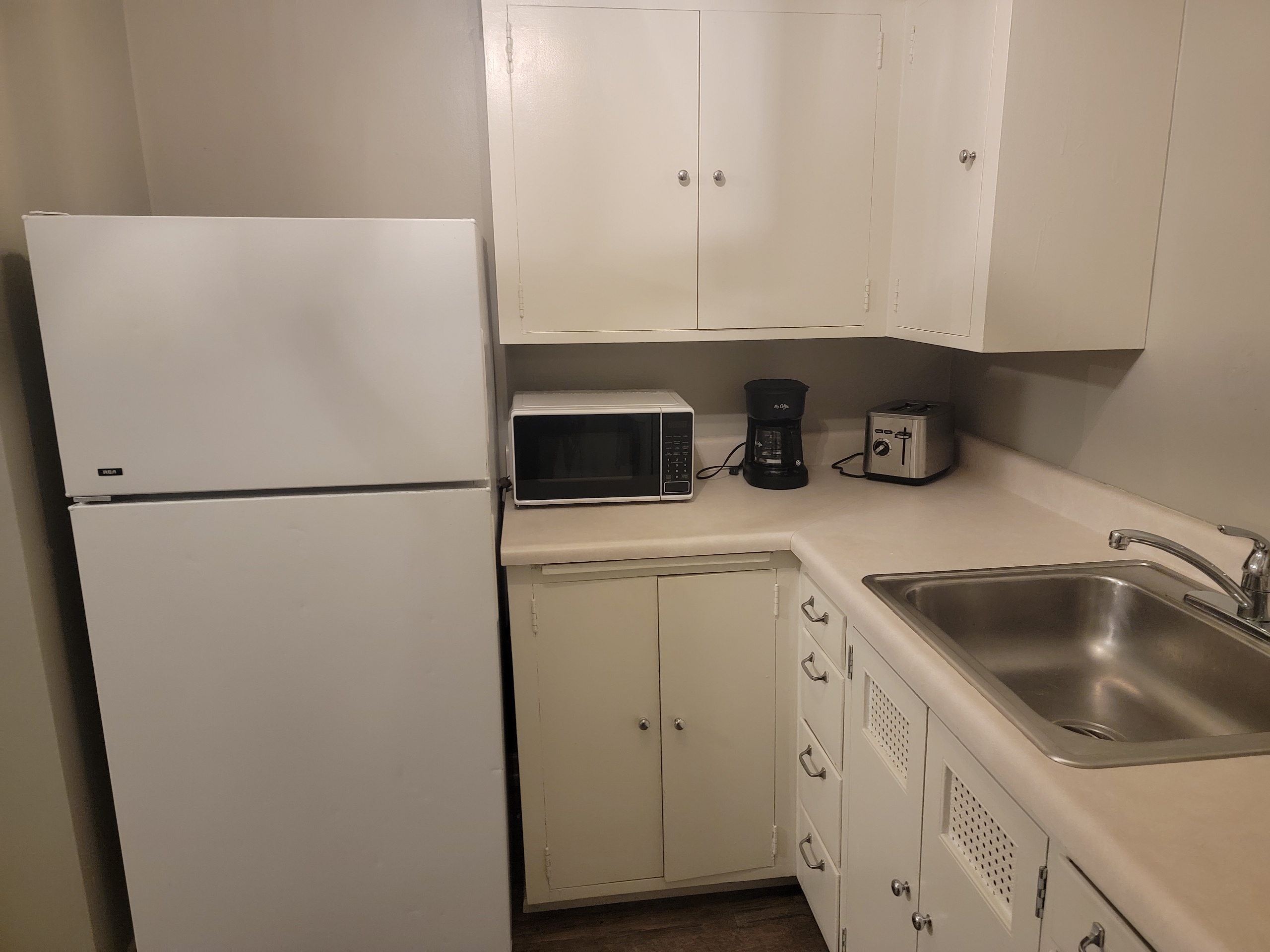 historic-mckennan-park-apt-near-downtown-and-hospitals-kp220apt4/