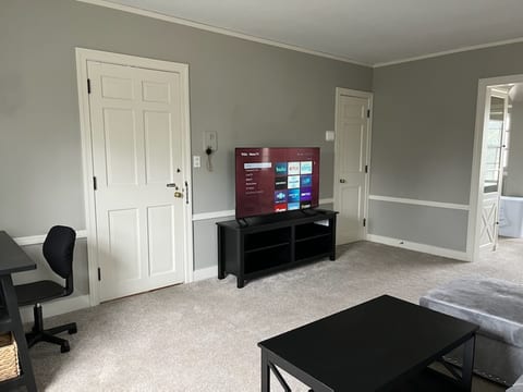 Historic McKennan Park Apt near Downtown & Hospitals  KP220APT4