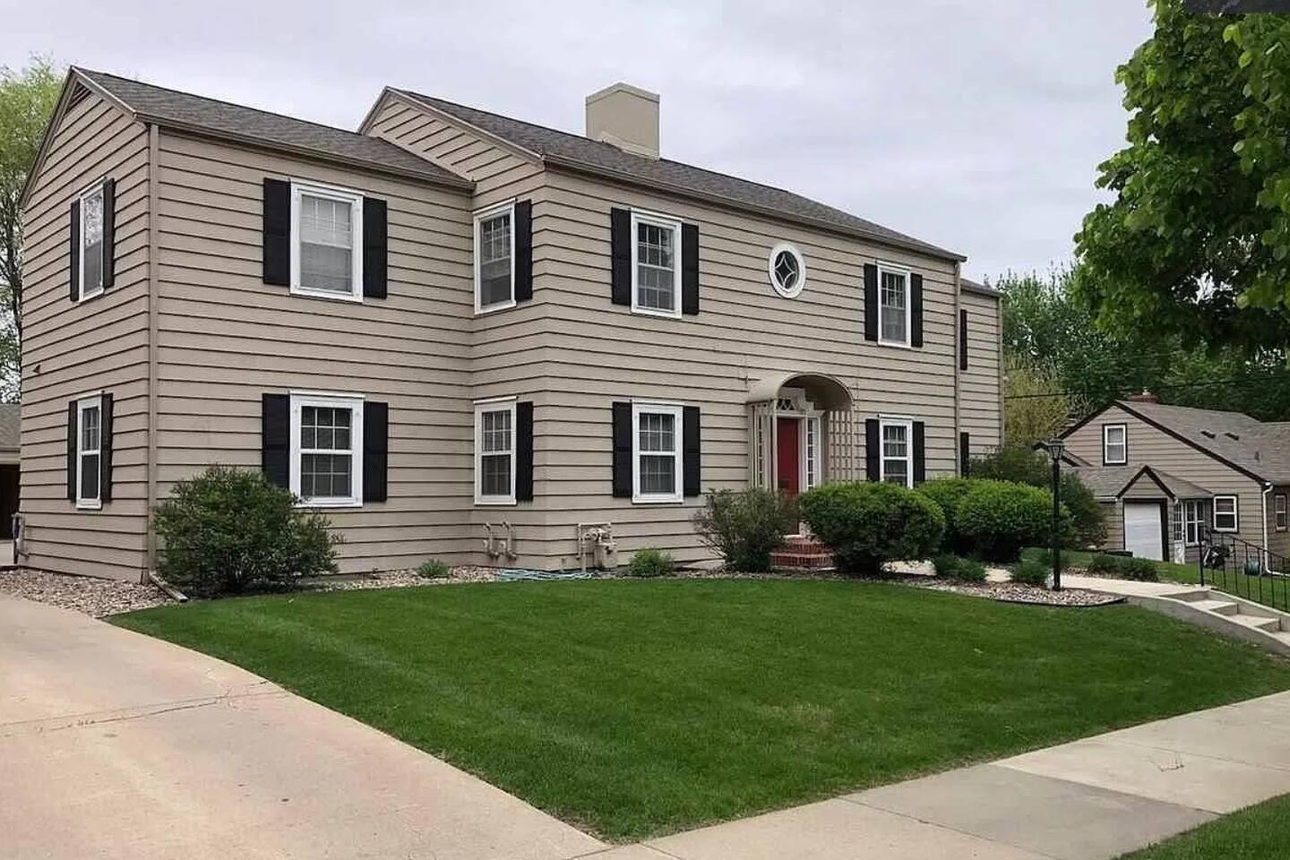 historic-mckennan-park-apt-near-downtown-and-hospitals-kp220apt4/