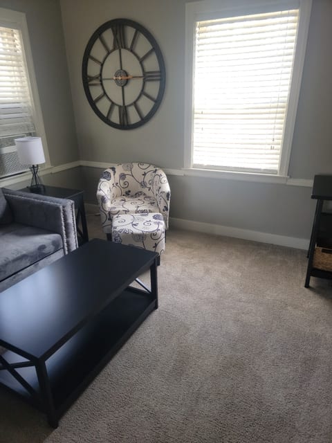 Historic McKennan Park Apt near Downtown & Hospitals  KP220APT4