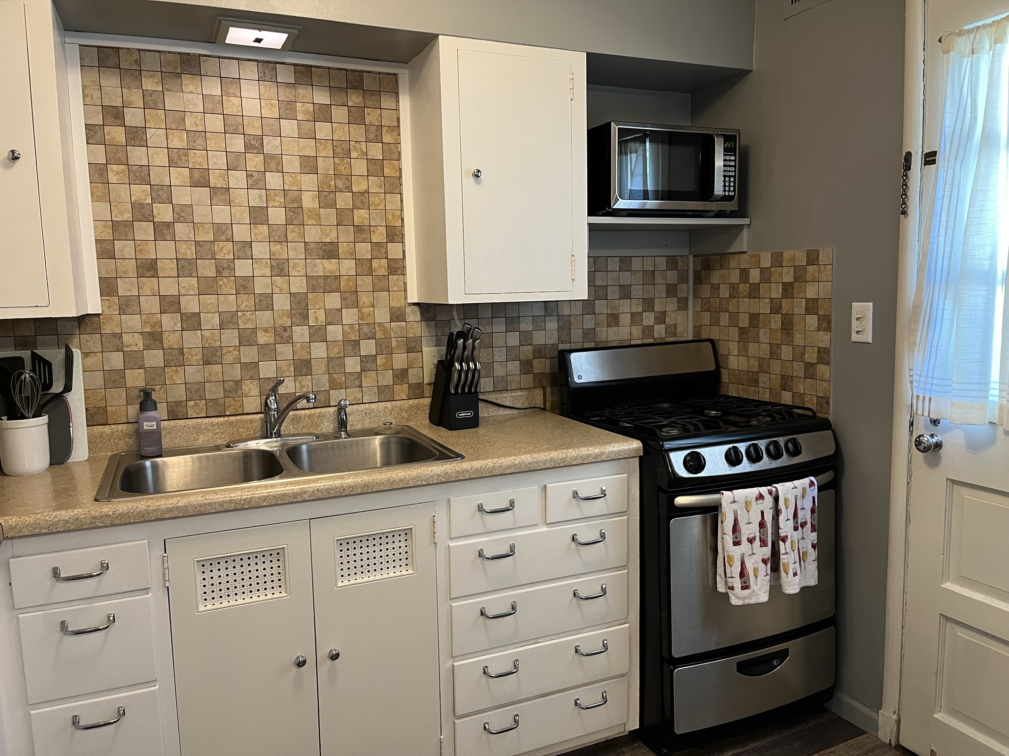 historic-mckennan-park-apt-near-downtown-and-hospitals-kp220apt2/