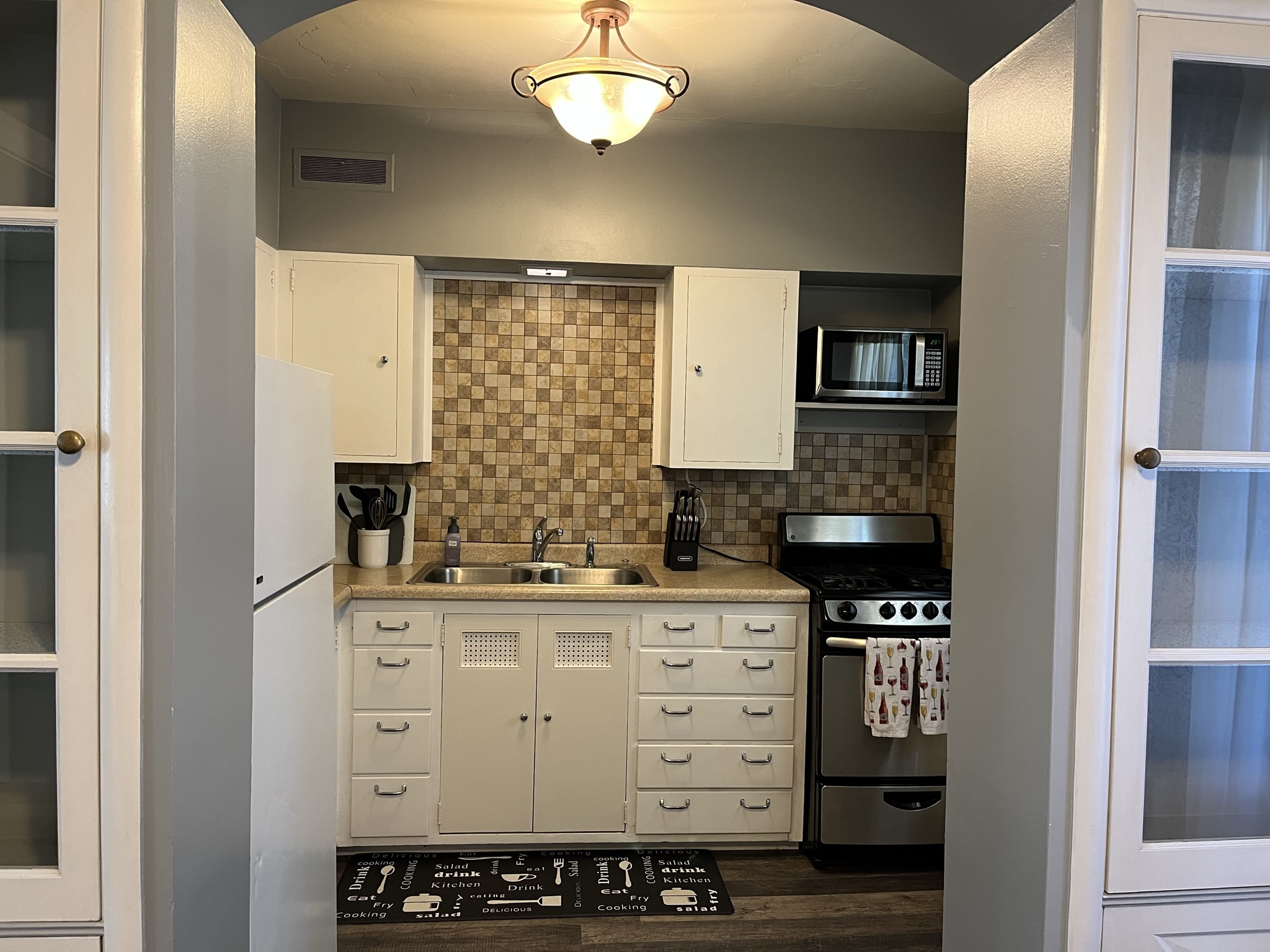 historic-mckennan-park-apt-near-downtown-and-hospitals-kp220apt2/