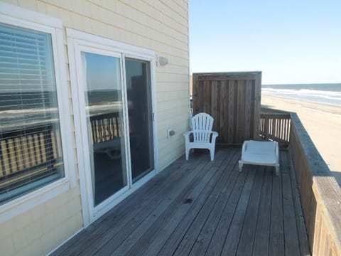 Relaxed OBX Beachfront Condo