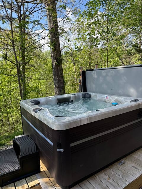 Brand New Hot Tub as of May 2025. Larger with More Jets and Lighting!!!