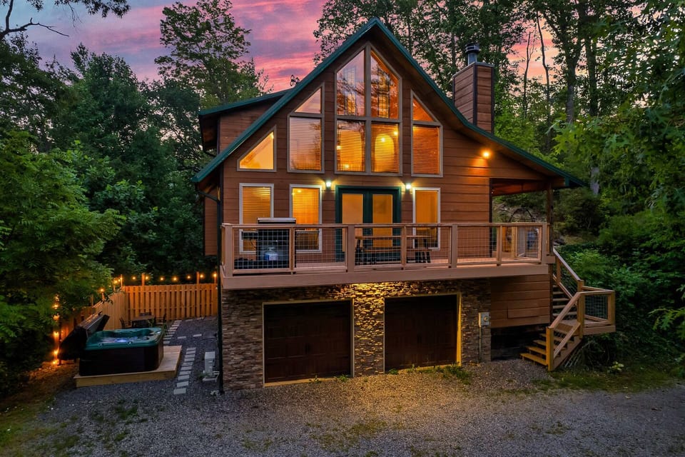 Custom Cabin with Front and Side Porch! Nice and Relaxing outside with a secluded home surrounded by nature. 