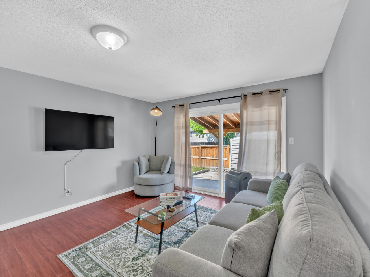 little-river-hideout-in-riverside/