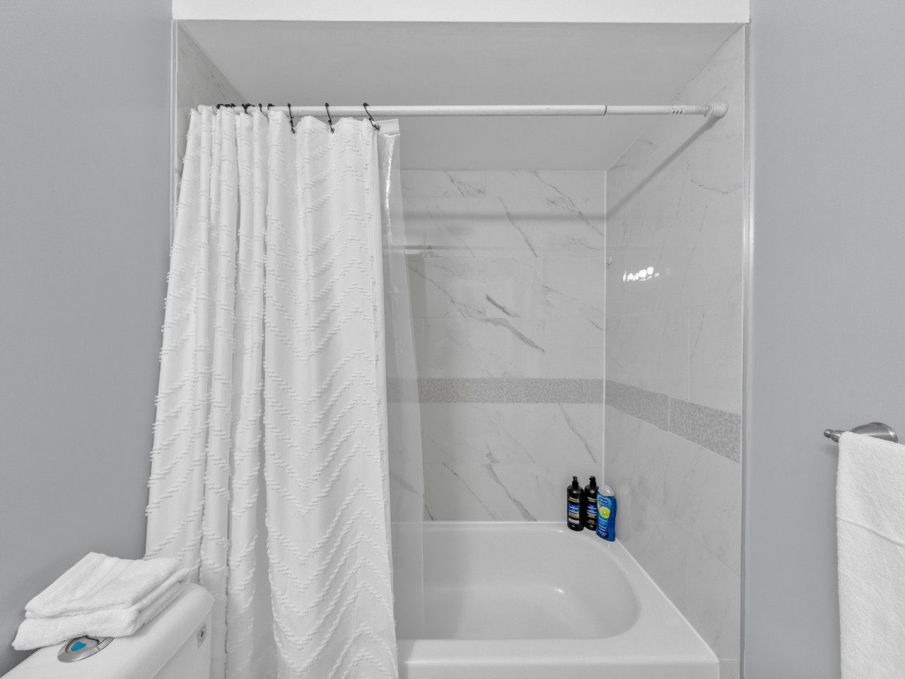 little-river-hideout-in-riverside/