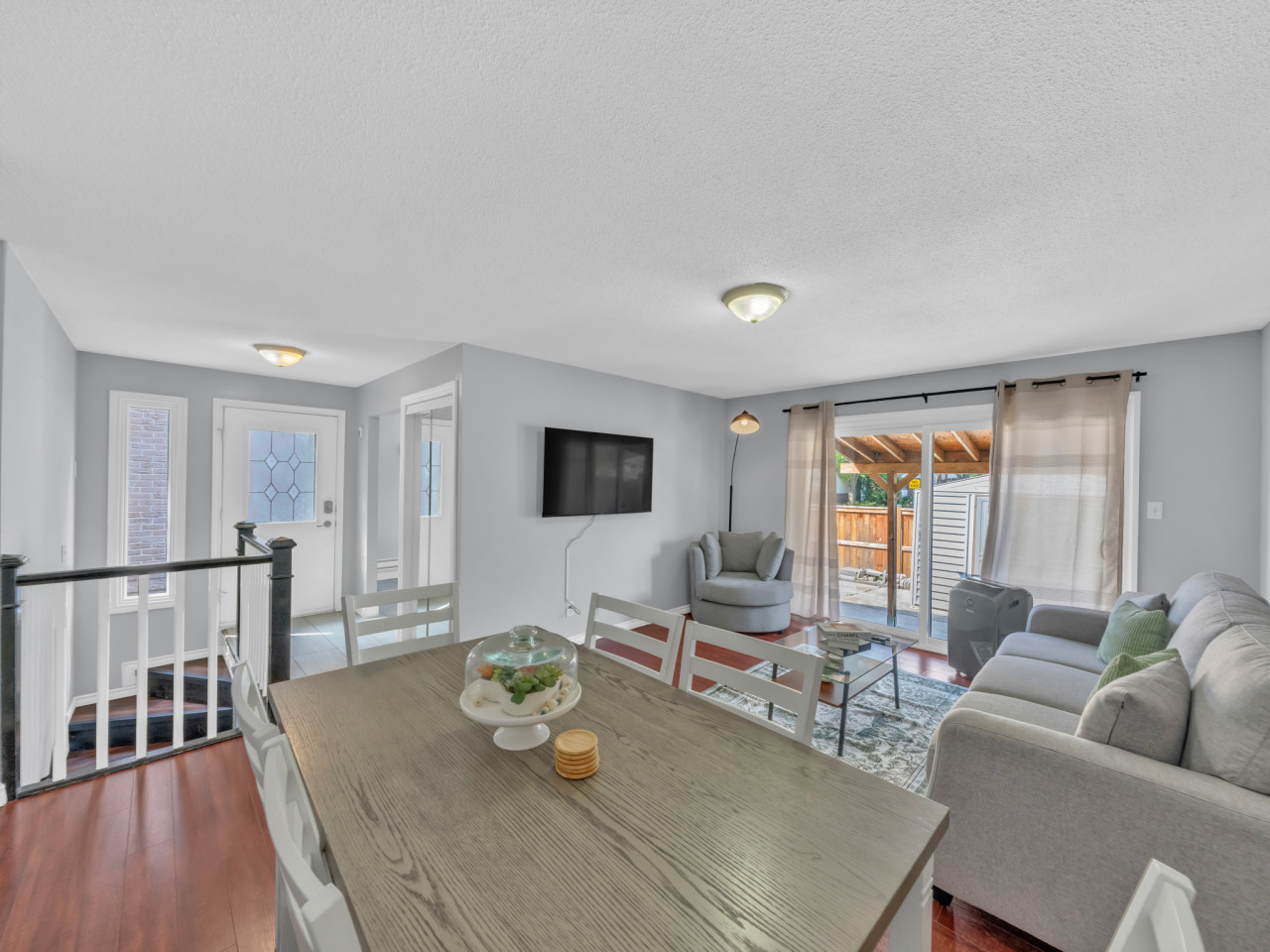 little-river-hideout-in-riverside/