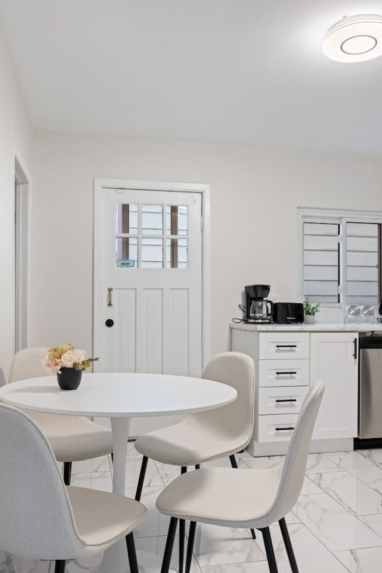 the-serene-walkerville-stay/