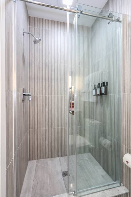 camelback-mountain:-2-adjacent-units-sleeps-16!/