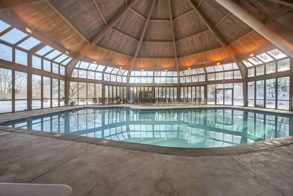 camelback-mountain:-2-adjacent-units-sleeps-16!/