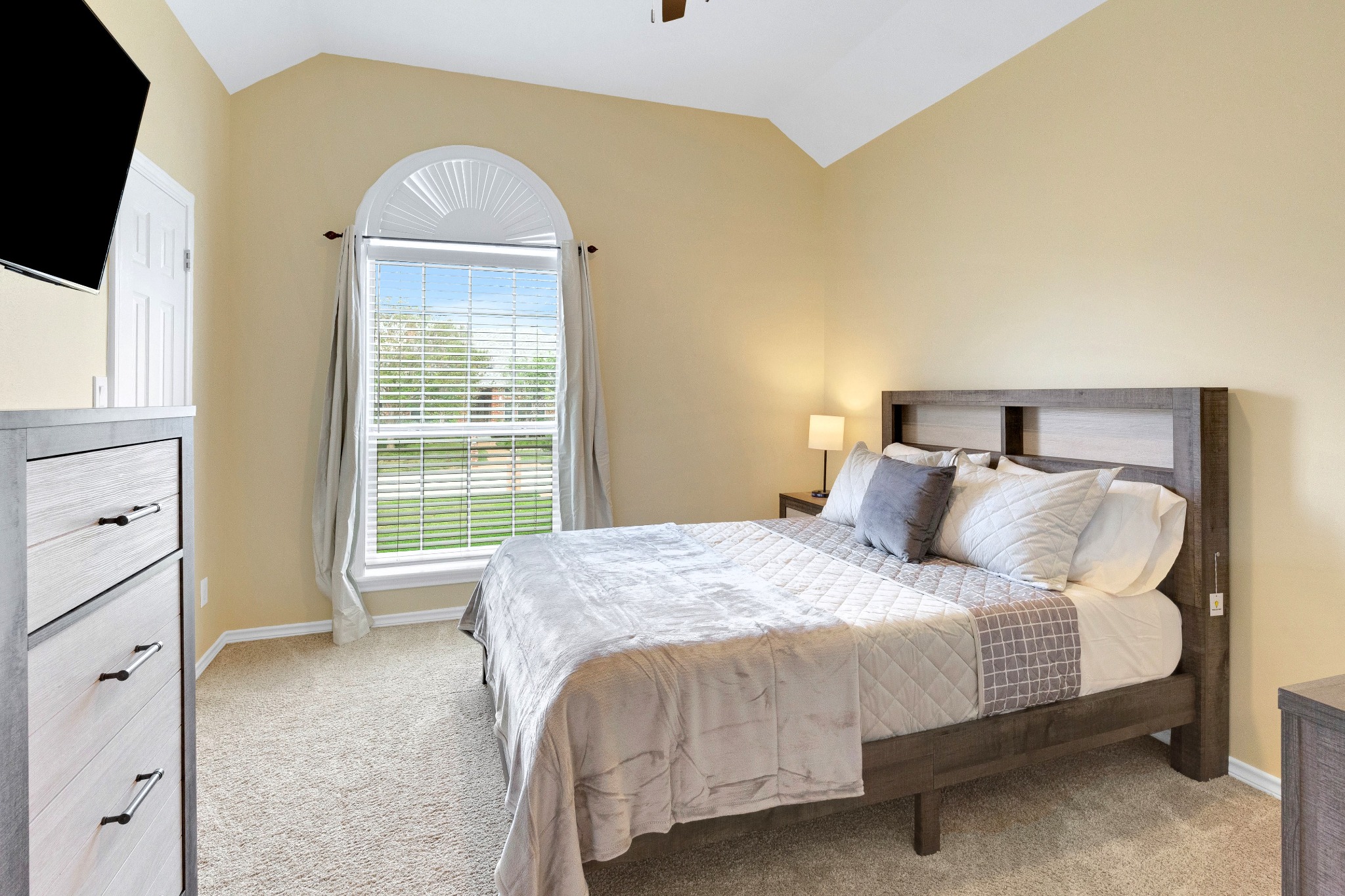 Luxury Home with Gourmet Kitchen - College Station