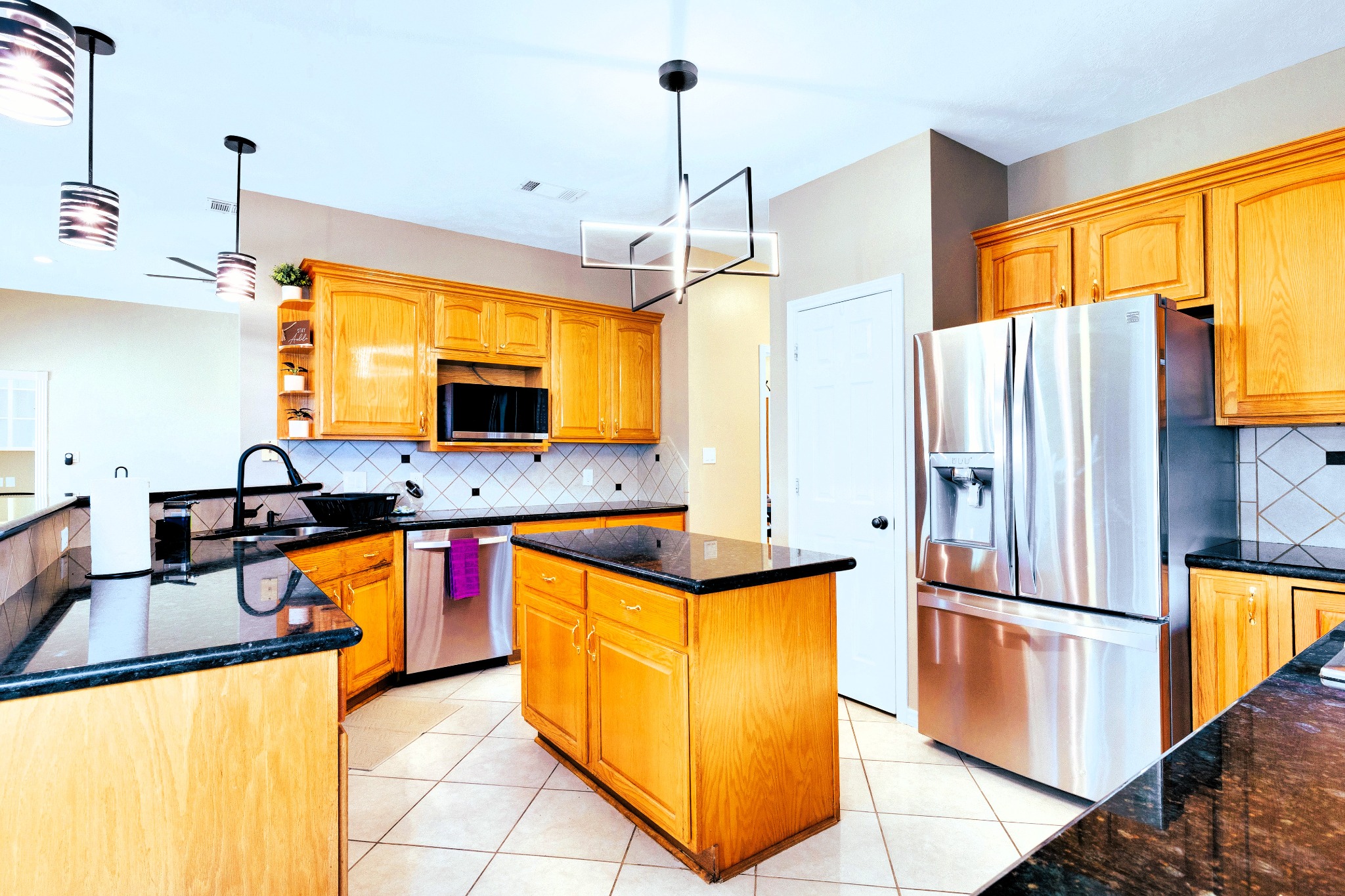 Luxury Home with Gourmet Kitchen - College Station