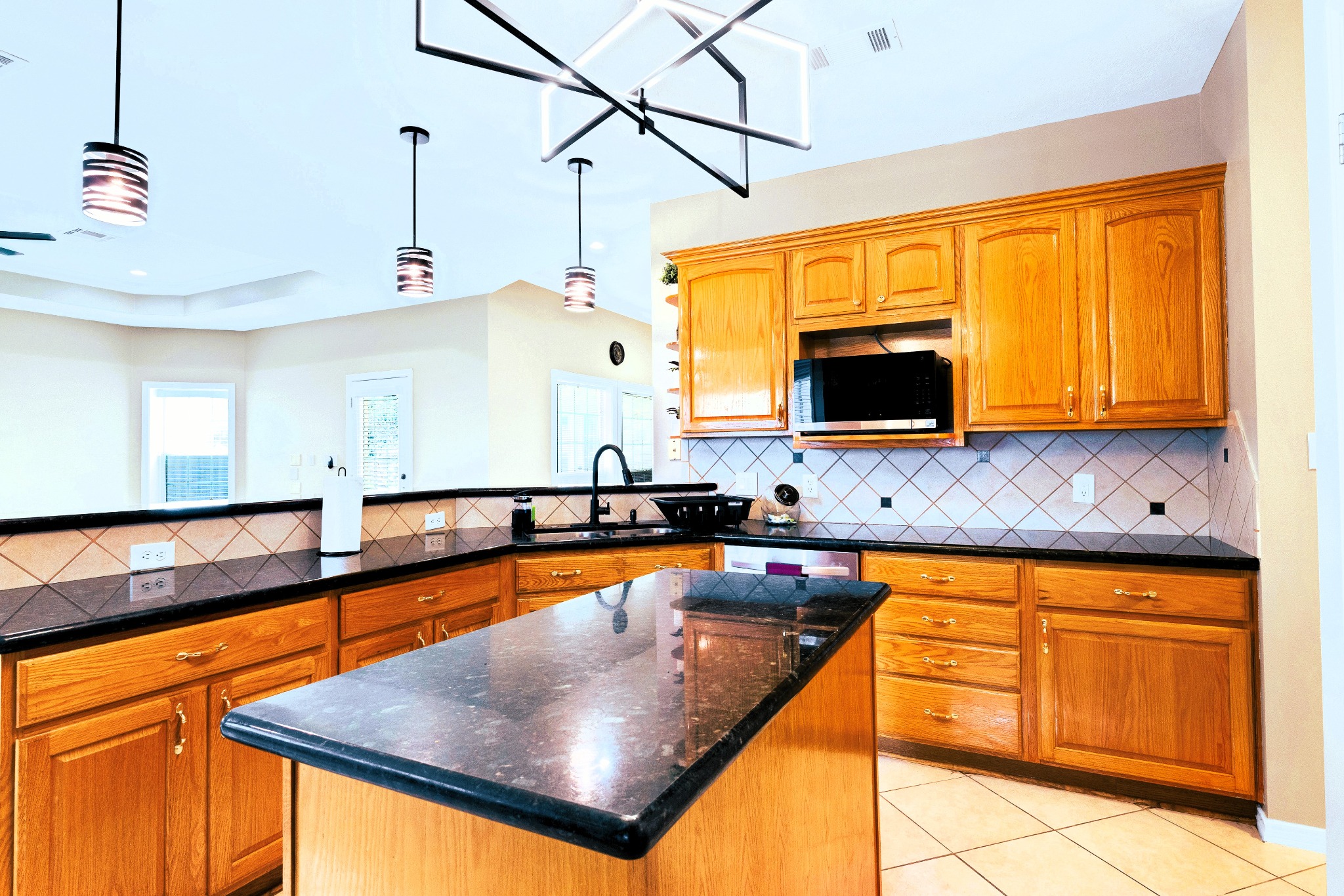 Luxury Home with Gourmet Kitchen - College Station