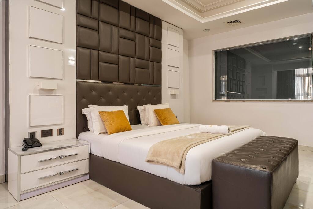 Stylish Room with Pool and Wi-Fi in Lekki, Lagos
