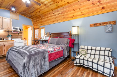 Acorn Cottage at Hocking Vacations