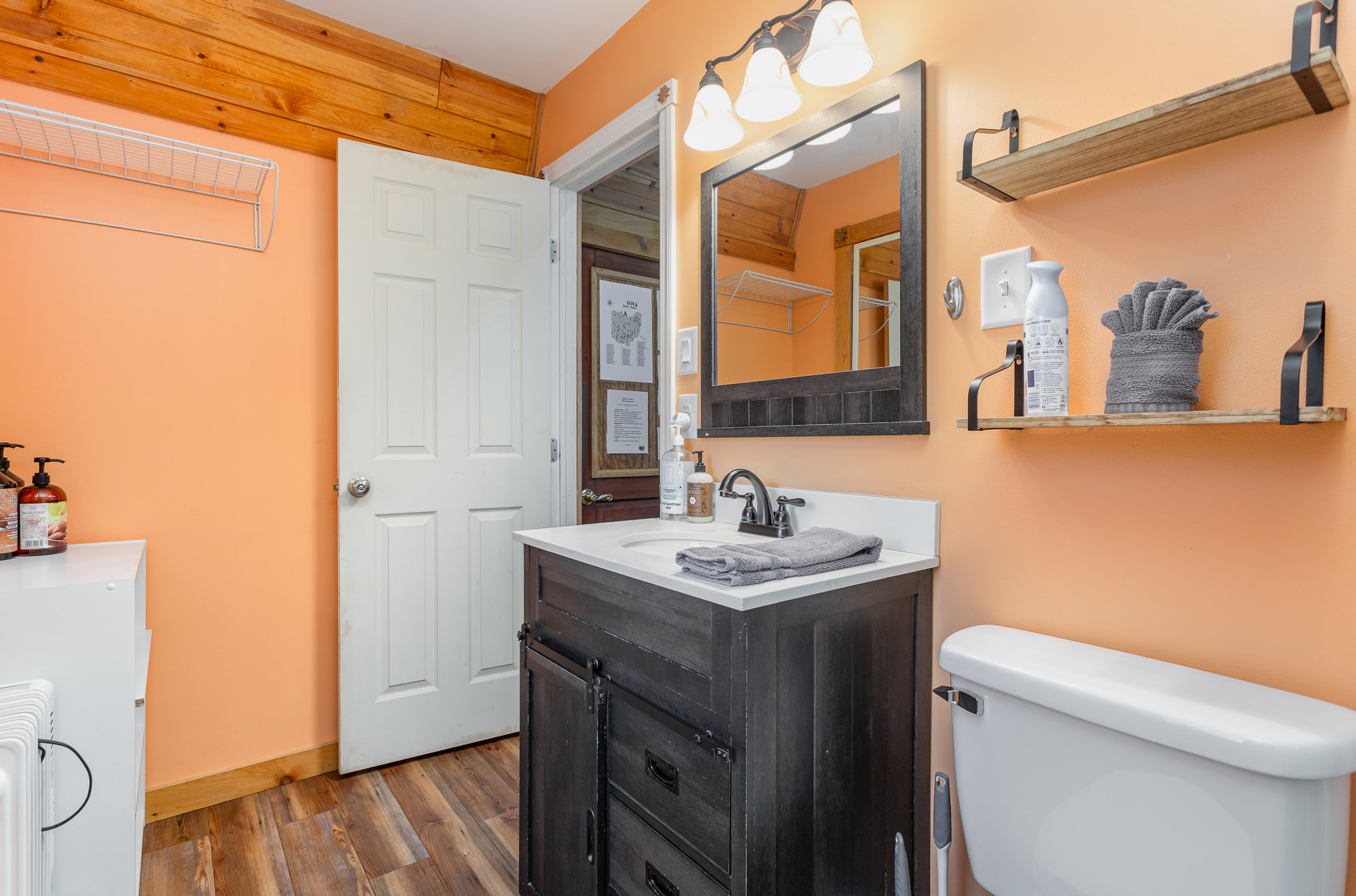 acorn-cottage-at-hocking-vacations/