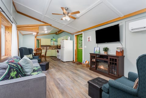 Frog Hollow at Hocking Vacations