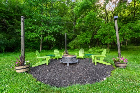 Frog Hollow at Hocking Vacations