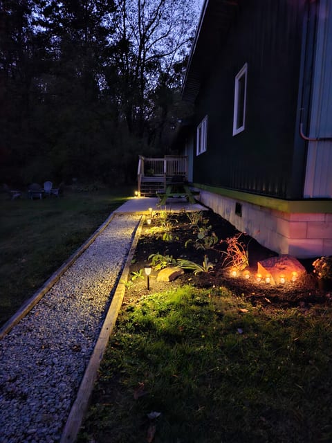 Frog Hollow at Hocking Vacations
