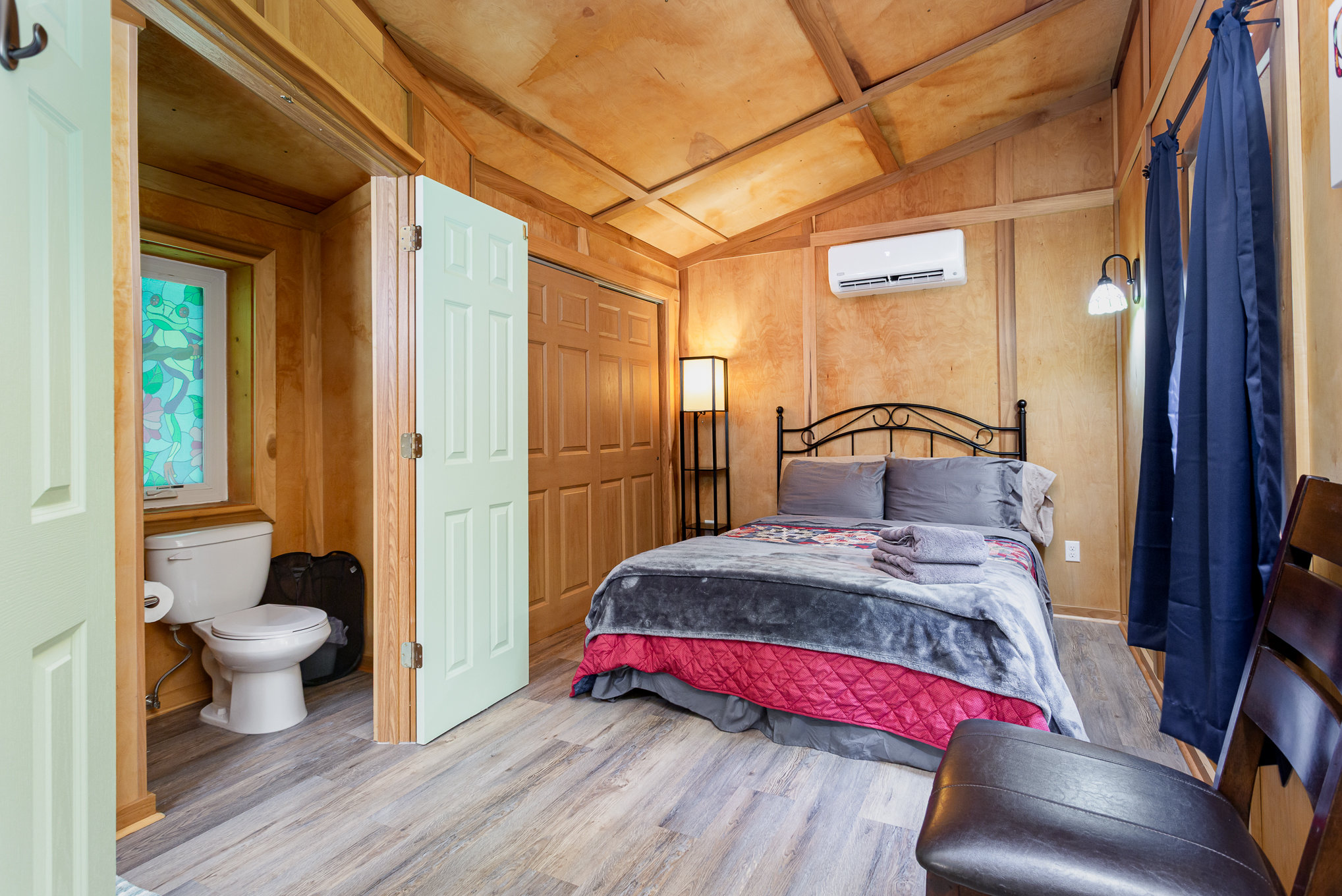 frog-hollow-at-hocking-vacations/