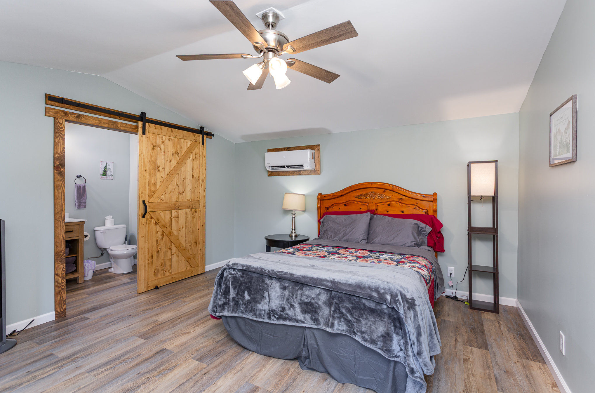 grey-pines-at-hocking-vacations/