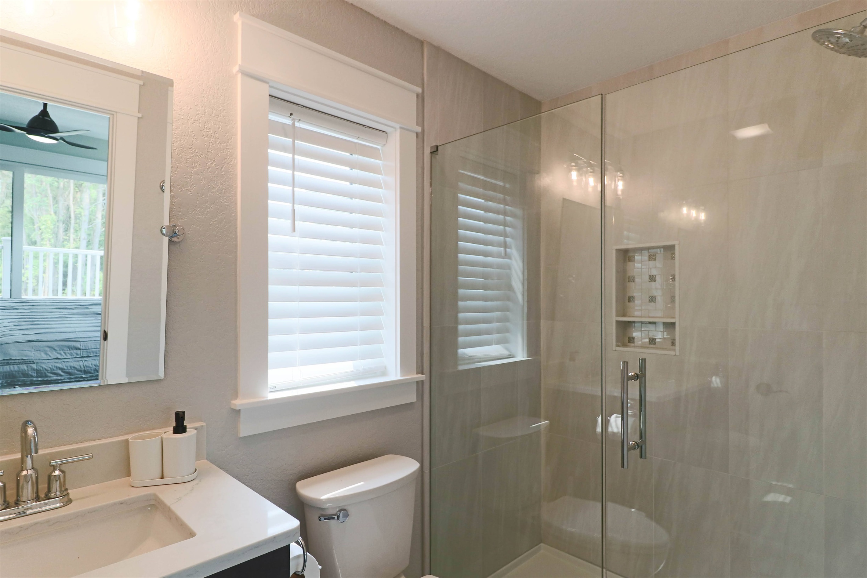 King ensuite bathroom with fully tiled shower