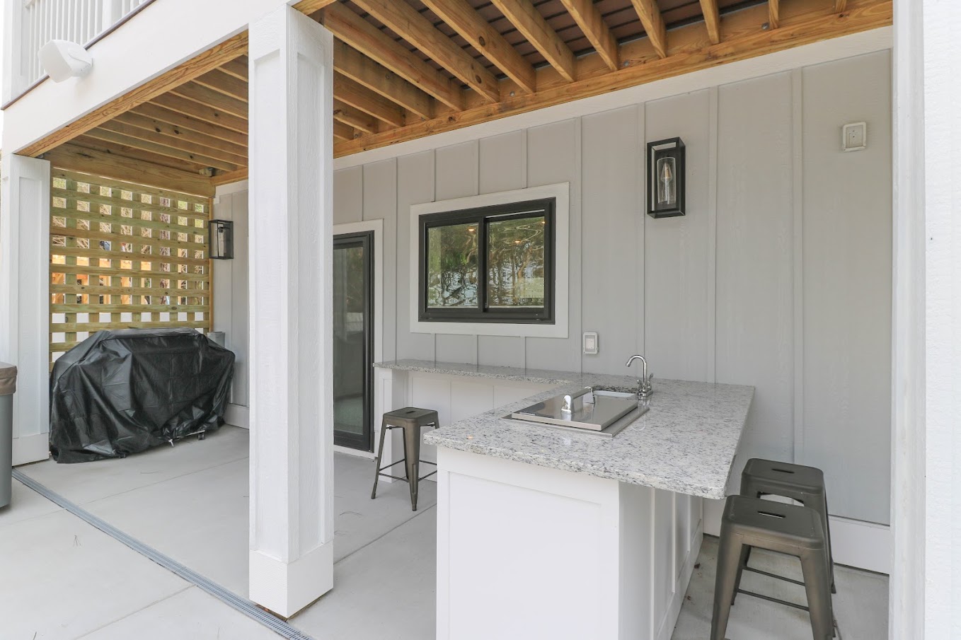 Outdoor kitchen!