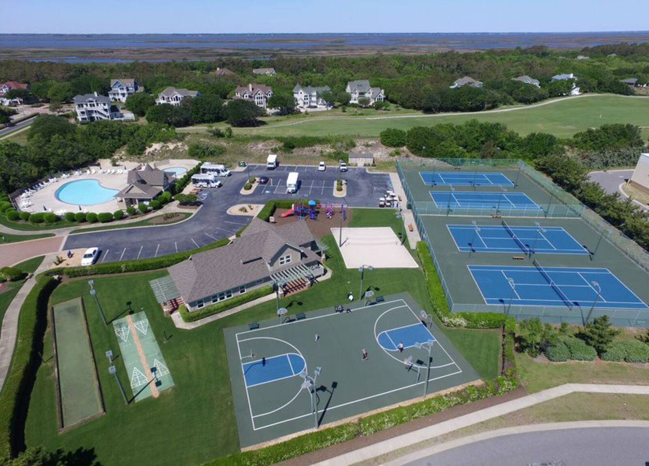 Community Courts and Pool